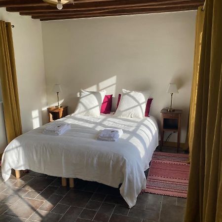 Une Vie En Rose Pressagny-lʼOrgeuilleux Eksteriør billede