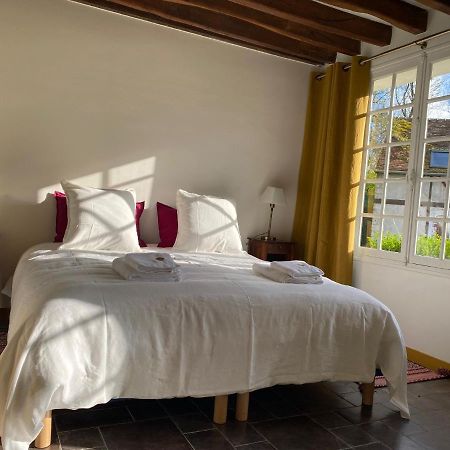 Une Vie En Rose Pressagny-lʼOrgeuilleux Eksteriør billede