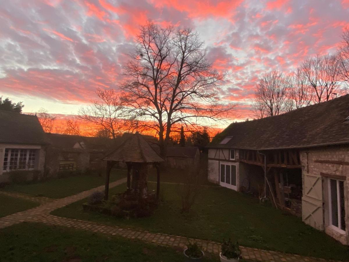 Une Vie En Rose Pressagny-lʼOrgeuilleux Eksteriør billede