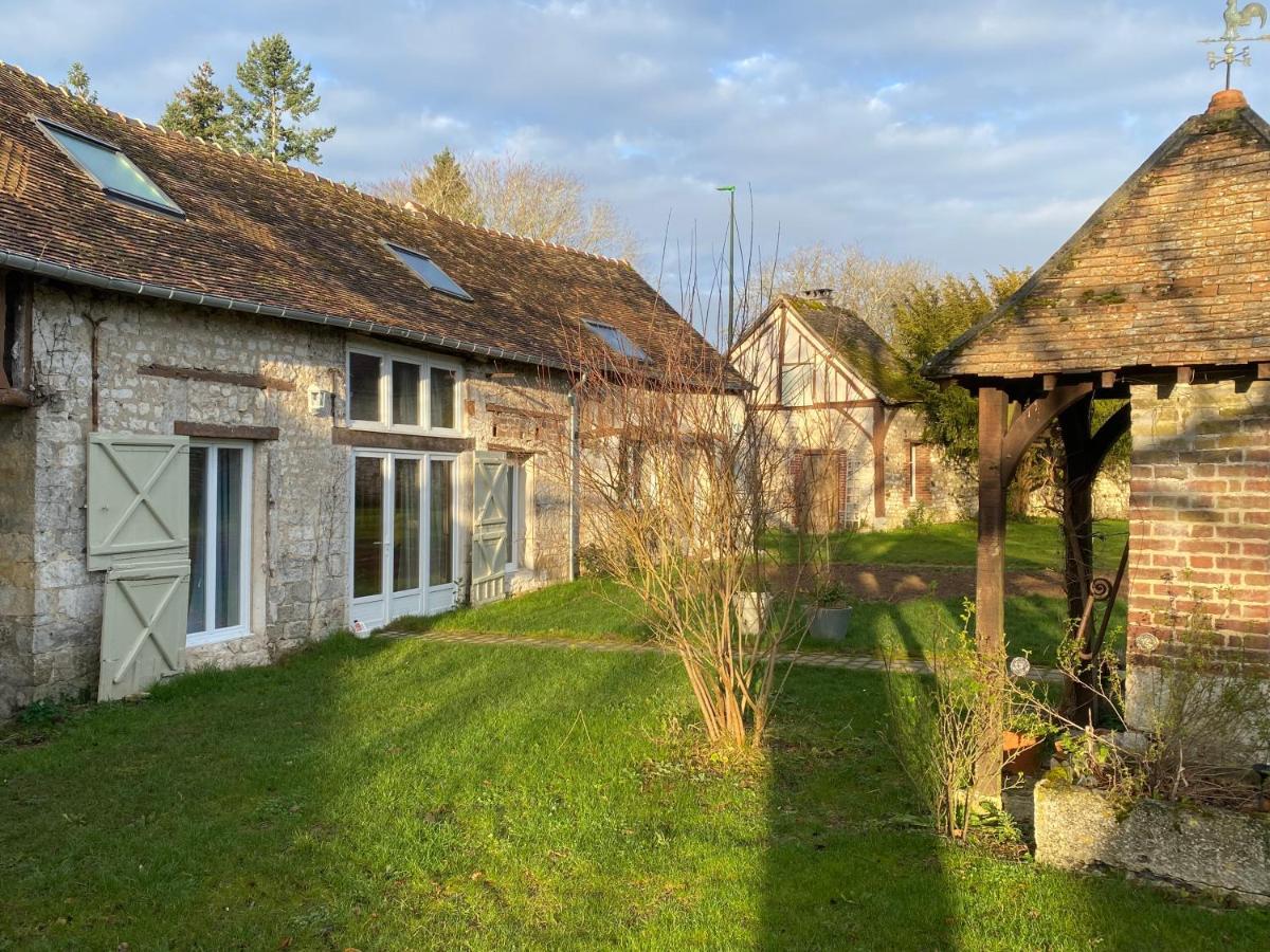 Une Vie En Rose Pressagny-lʼOrgeuilleux Eksteriør billede