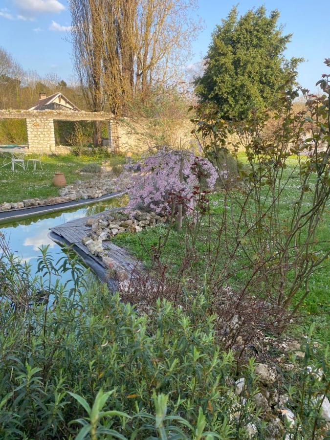 Une Vie En Rose Pressagny-lʼOrgeuilleux Eksteriør billede
